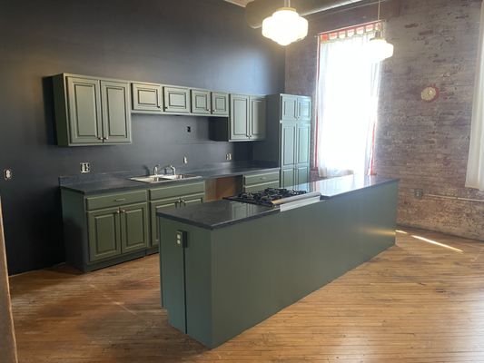 Kitchen Remodels - The kitchen is the heart of every home. BluLine Contracting offers stylish and functional kitchen remodels, from custom cabinetry and countertops to complete layout changes. We turn outdated kitchens into inviting spaces for cooking, dining, and gathering.
