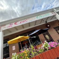 Mi Lindo Cancun Grill - Outside seating