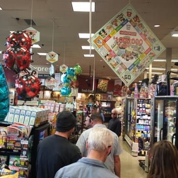 Vons - Never enough checkers, always out of items, and management doesn't give a shit. Utter FAILURE! - Grocery Near Me - Carlsbad, California