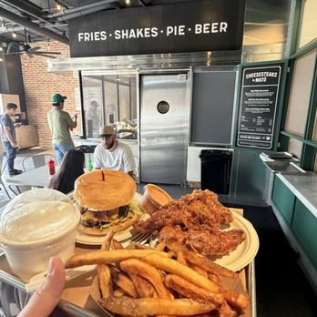 HiHo Cheeseburger | Pasadena - Burgers Near Me - Pasadena, California