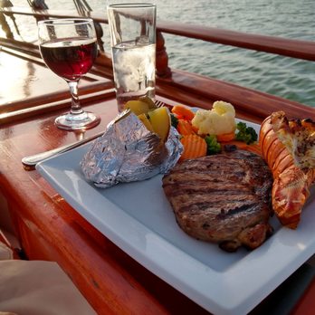 The Colombus Lobster Dinner Cruise - Tours Near Me - Cancún, ROO The Colombus Lobster Dinner Cruise - Tours Near Me - Cancún, ROO
