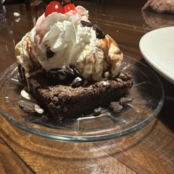 Cattlemens - Cowpie Brownie Sundae - Seafood Near Me - Dixon, California Cattlemens - Cowpie Brownie Sundae - Seafood Near Me - Dixon, California