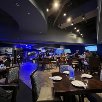 Moani Waikiki - Interior - Seafood Near Me - Honolulu, Hawaii