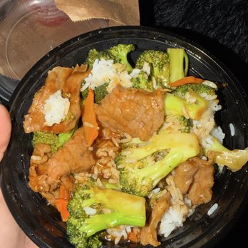 Hang Yuen Kitchen - Beef and broccoli - Chinese Near Me - North Canton, Ohio Hang Yuen Kitchen - Beef and broccoli - Chinese Near Me - North Canton, Ohio