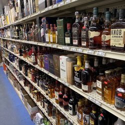 San Roque Market & Liquors