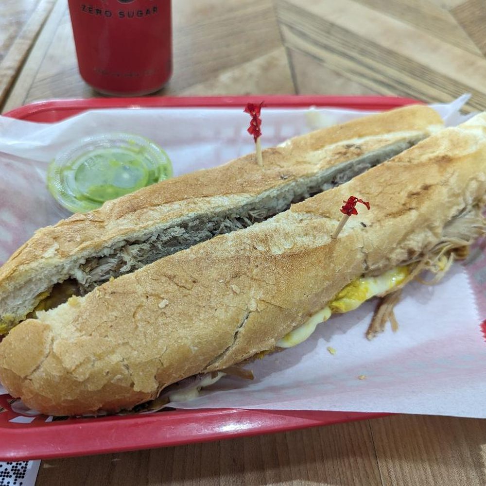 Las Olas Cafe - I can't believe I ate the whole thing!!! - Cuban Near Me - Miami Beach, Florida