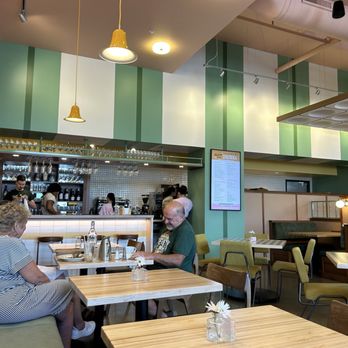 Waking Daisy - Inside - Breakfast & Brunch Near Me - Brookfield, Wisconsin