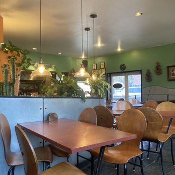 Khow Thai Cafe - Seating area - Thai Near Me - Boulder, Colorado
