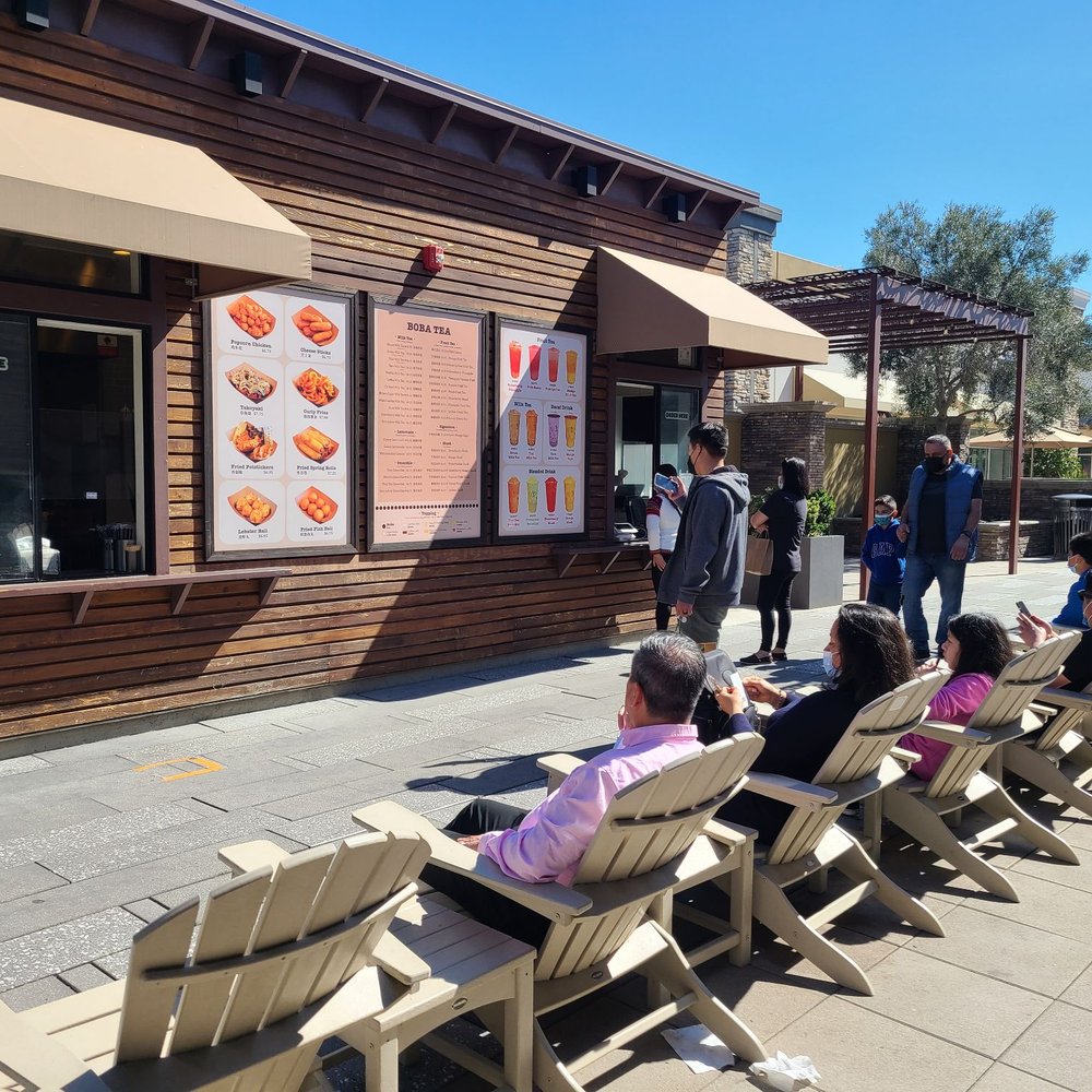 Tea Heart - Seating area - 3/2022 - Shaved Snow Near Me - Pleasanton, California Tea Heart - Seating area - 3/2022 - Shaved Snow Near Me - Pleasanton, California