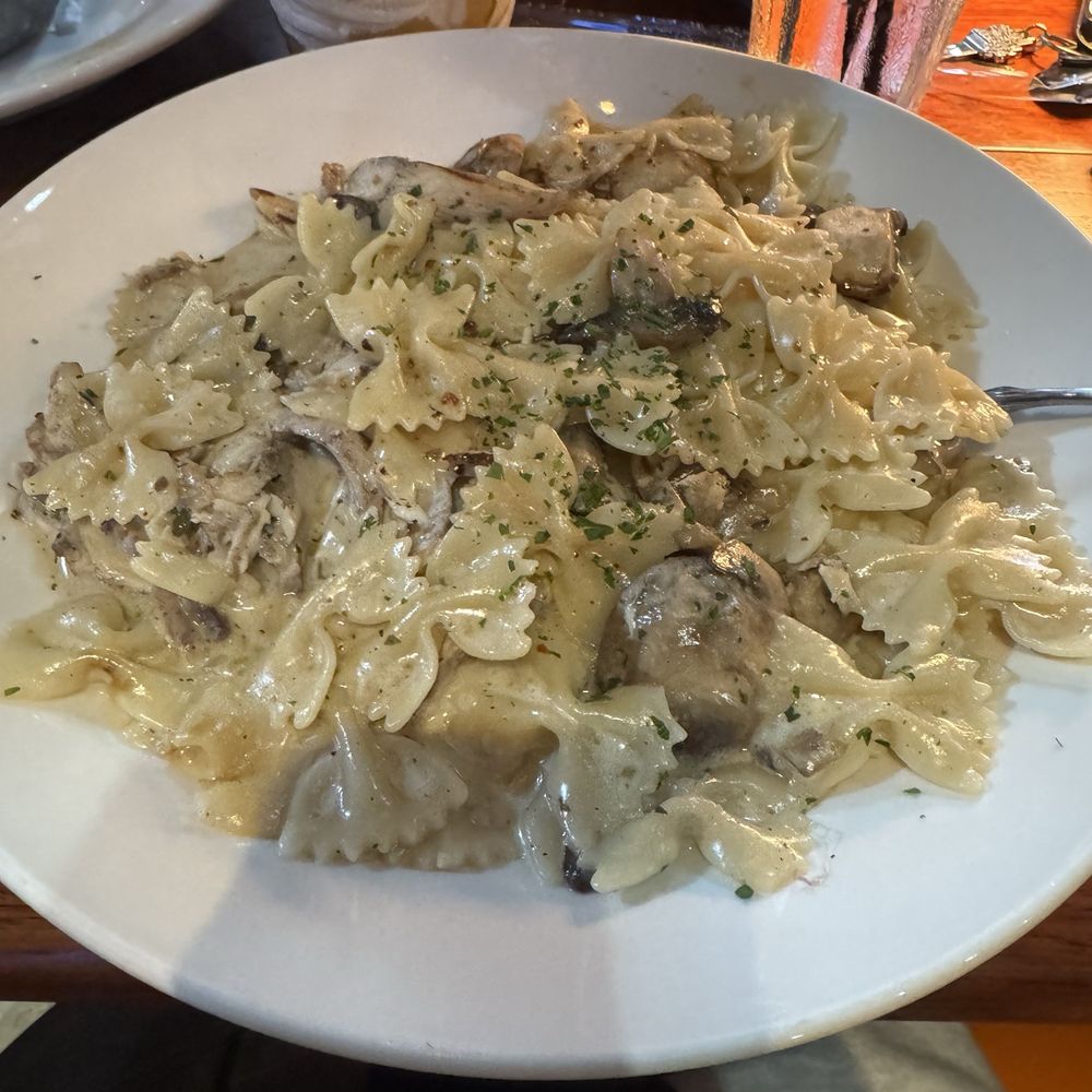 Bahama Breeze - Jerk Chicken Pasta - Caribbean Near Me - Duluth, Georgia