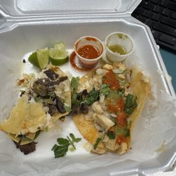 Mr Sam Tacos - 2 Volcanes