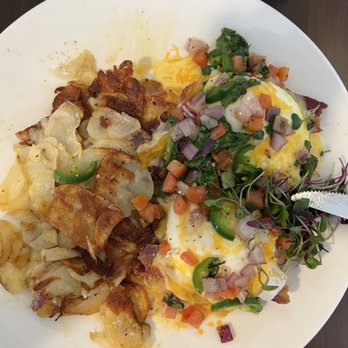 Lady C’s - Bacon con queso Benedict - Breakfast & Brunch Near Me - Tarzana, California