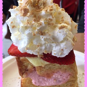 Button Up Cafe - Stuffed Strawberry Cheesecake French Toast - $7.95. Surprisingly not as sweet as I expected. - Breakfast & Brunch Near Me - Pearl City, Hawaii