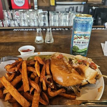 Little Pub Seven - Burger, sweet potato fries, Cider - American Near Me - Branford, Connecticut Little Pub Seven - Burger, sweet potato fries, Cider - American Near Me - Branford, Connecticut