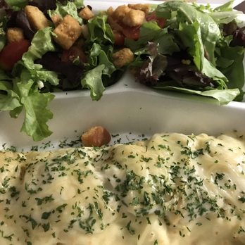 Quiche Et Crêpe - Savory chicken alfredo crepe with side salad! Generous portion of chicken....unlike others that put more sauce than meat. Loved every bite! - French Near Me - Plattsburgh, New York