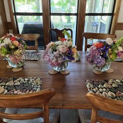 Village Flowers & Gifts