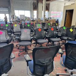 Northwest Office Liquidations - Modern office chairs