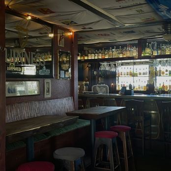 The Dullahan Irish Pub - Pubs Near Me - Lake Oswego, Oregon