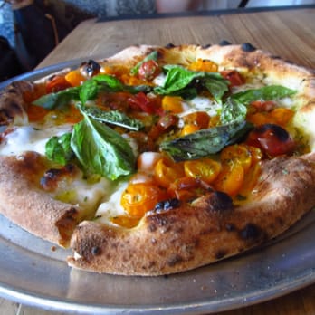 Gjelina - Pomodoro Crudo pizza at Gjelina in Venice Beach. - New American Near Me - Venice, California