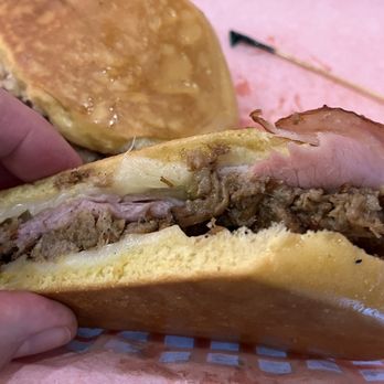 Van Van Cuban Cafe - Midnight sandwich - Cuban Near Me - Naples, Florida