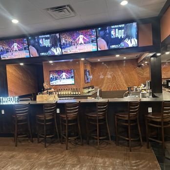The Crawling Crab - Bar - Seafood Near Me - Lakewood, Colorado