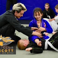 Lotus Club Prescott Brazilian Jiu Jitsu - Our youth program coaches delivering detailed technical instruction
