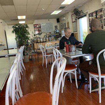 Le Paradis - two men sitting at a table - Vietnamese Near Me - Hayward, California