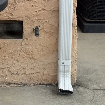 Spotless Rain Gutter Cleaning - Before... - Gutter Services Near Me - Los Angeles, California Spotless Rain Gutter Cleaning - Before... - Gutter Services Near Me - Los Angeles, California