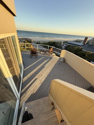 Tony’s Golden Hands Logo