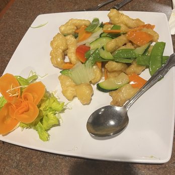 Leo's Kitchen - Super Set Family Dinner, Fish Fillet Sauteed w/Vegetable was my favorite!! - Chinese Near Me - Roseville, California