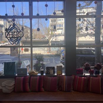 Fortunato Chocolate - Chocolatiers & Shops Near Me - Issaquah, Washington