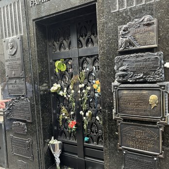 Cementerio de la Recoleta - Landmarks & Historical Buildings Near Me - Buenos Aires, C Cementerio de la Recoleta - Landmarks & Historical Buildings Near Me - Buenos Aires, C