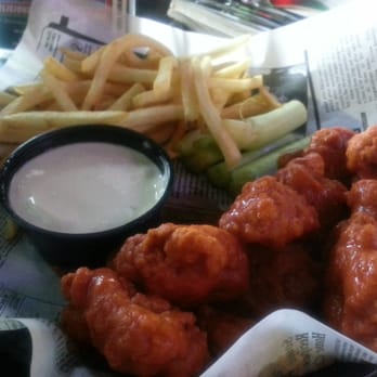 Duff's Famous Wings - Chicken Wings Near Me - Buffalo, New York