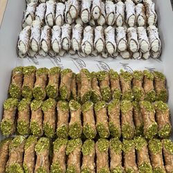 New Paradise Bakery - Authentic Sicilian cannoli, pistachio and tradition