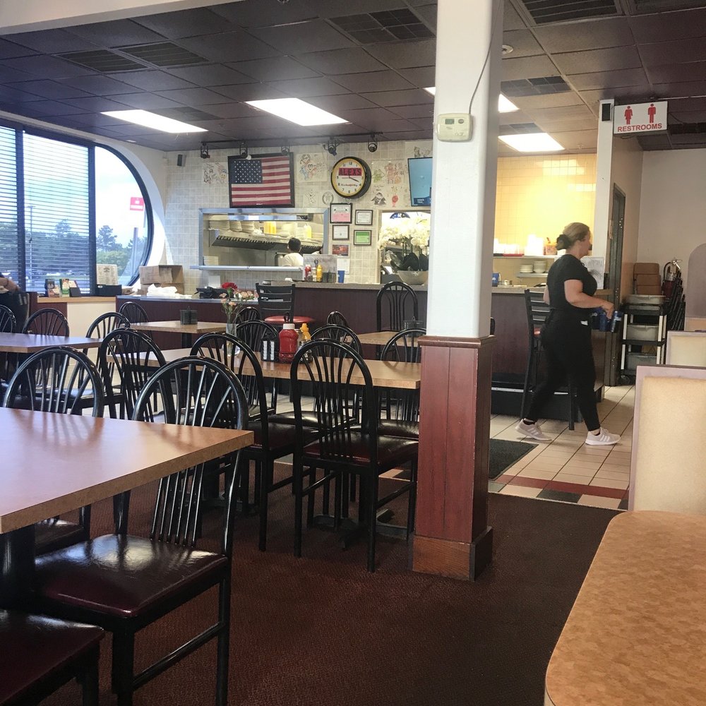 Alex's Royal Grill - Table and counter area. - Sandwiches Near Me - Troy, Michigan