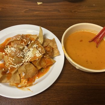Antojitos Emanuel - Salsa and chips- complimentary - Latin American Near Me - Ridgeland, Mississippi