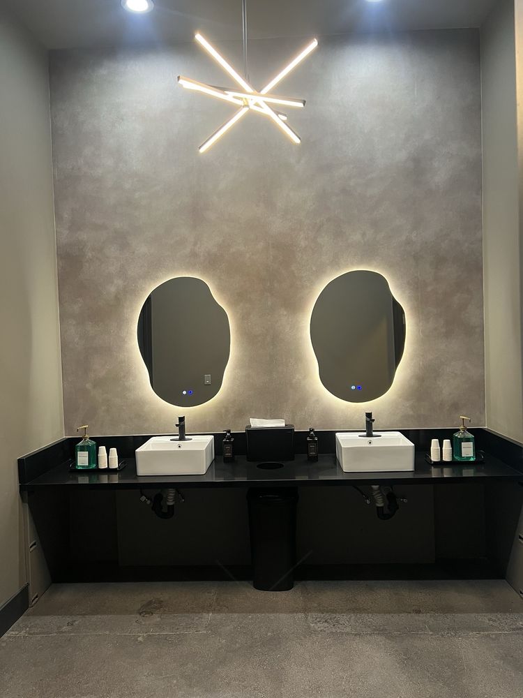 Ivy Lane Salon Suites - property management company in Chandler, AZ