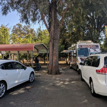 Tacos el Lider - Nice seating area in the shade - Mexican Near Me - Chico, California Tacos el Lider - Nice seating area in the shade - Mexican Near Me - Chico, California