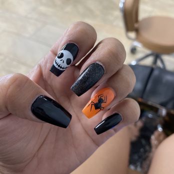 Hot Nails - Halloween Nails 2020, Left Hand. Everything was free handed. - Nail Salons Near Me - Kailua-Kona, Hawaii Hot Nails - Halloween Nails 2020, Left Hand. Everything was free handed. - Nail Salons Near Me - Kailua-Kona, Hawaii