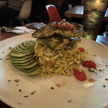 Luna Maya - Mesclun Salad with Chicken Mesclun - Mexican Near Me - Norfolk, Virginia