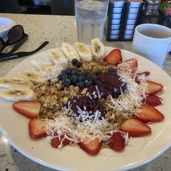 Broken Yolk Cafe - Delicious Açaí bowls. Bianca was very friendly and professional. - Breakfast & Brunch Near Me - Del Mar, California Broken Yolk Cafe - Delicious Açaí bowls. Bianca was very friendly and professional. - Breakfast & Brunch Near Me - Del Mar, California