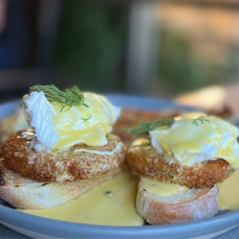 Toast - Crab Cake Benedict - Breakfast & Brunch Near Me - Temecula, California Toast - Crab Cake Benedict - Breakfast & Brunch Near Me - Temecula, California