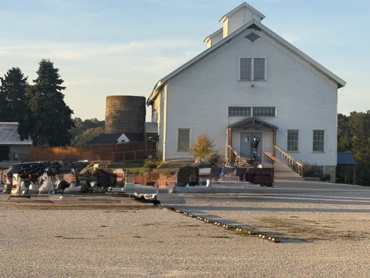 Old Barn Resort by null