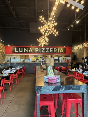 Luna Pizzeria by null