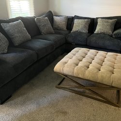 Levin Furniture and Mattress Oakwood Village - Sectional