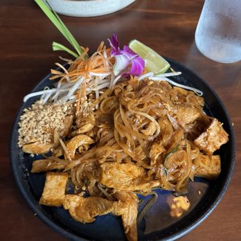 Sun and Moon - Pad Thai - Thai Near Me - San Francisco, California Sun and Moon - Pad Thai - Thai Near Me - San Francisco, California