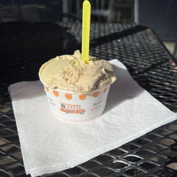 Miabella Gelato - Half pistachio and half salted caramel gelato which was absolutely delicious. - Ice Cream & Frozen Yogurt Near Me - Roseville, California Miabella Gelato - Half pistachio and half salted caramel gelato which was absolutely delicious. - Ice Cream & Frozen Yogurt Near Me - Roseville, California