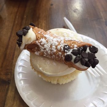 Area 51 Cupcakery - Cannoli Cupcake - Cupcakes Near Me - Naperville, Illinois Area 51 Cupcakery - Cannoli Cupcake - Cupcakes Near Me - Naperville, Illinois