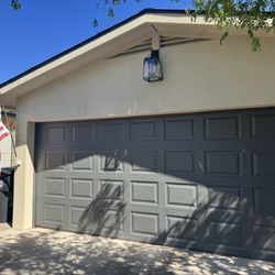 Dunn-Edwards Paints - Garage door
