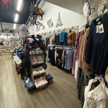C'est La Vie Affordable Fashions - Gifts galore - Women's Clothing Near Me - Wasilla, Alaska